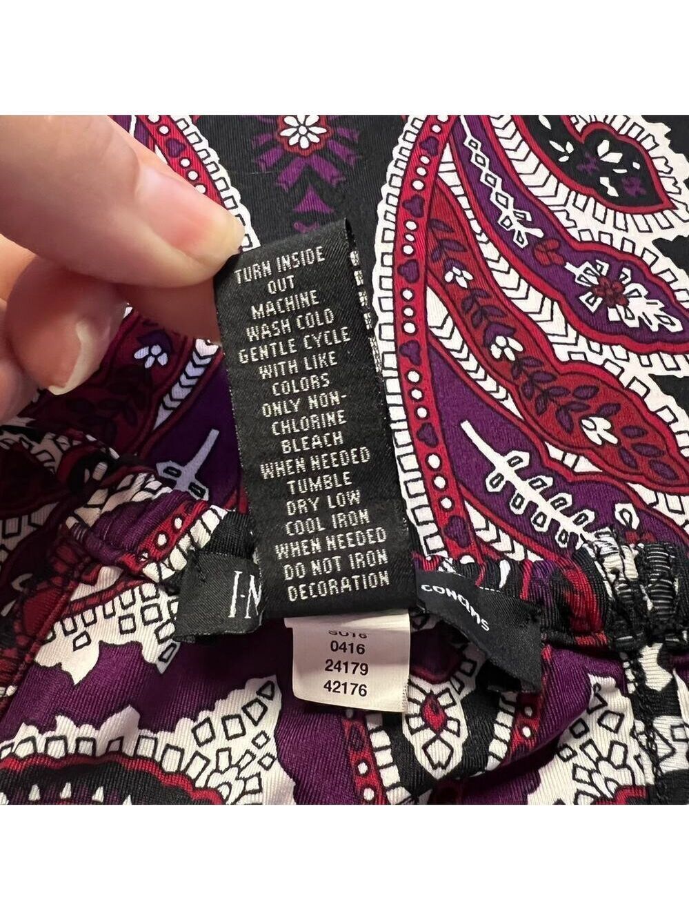 INC Womens Jewel Neck Mini Shift Dress with Bling sz M Black Burgundy Paisley - Picture 7 of 7